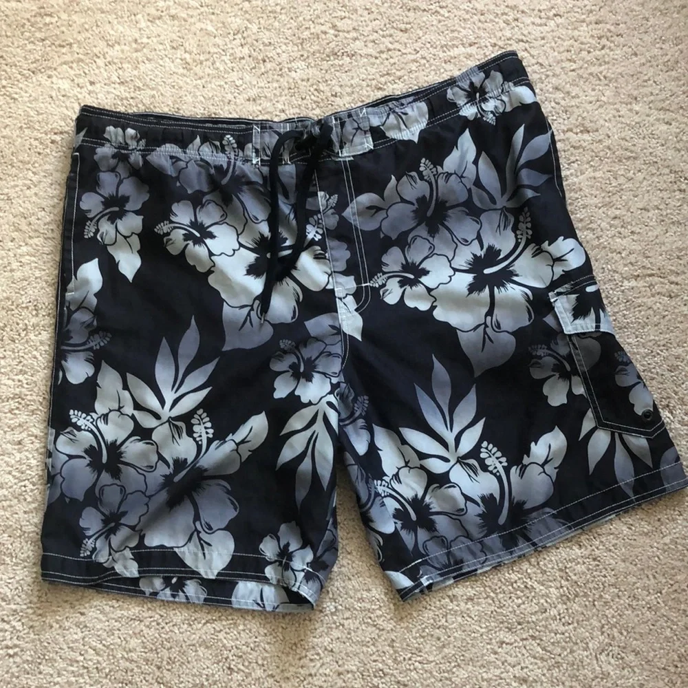 SWIM TRUNKS, SIZE L - Picture 1 of 3